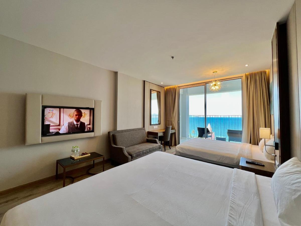 Panorama Central Nha Trang- Vietnam'S Highest Infinitive Rooftop Pool Exterior photo