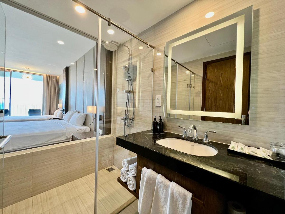 Panorama Central Nha Trang- Vietnam'S Highest Infinitive Rooftop Pool Exterior photo