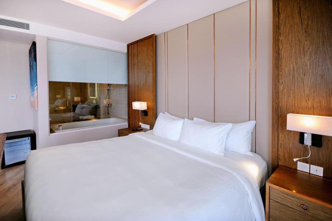Panorama Central Nha Trang- Vietnam'S Highest Infinitive Rooftop Pool Exterior photo
