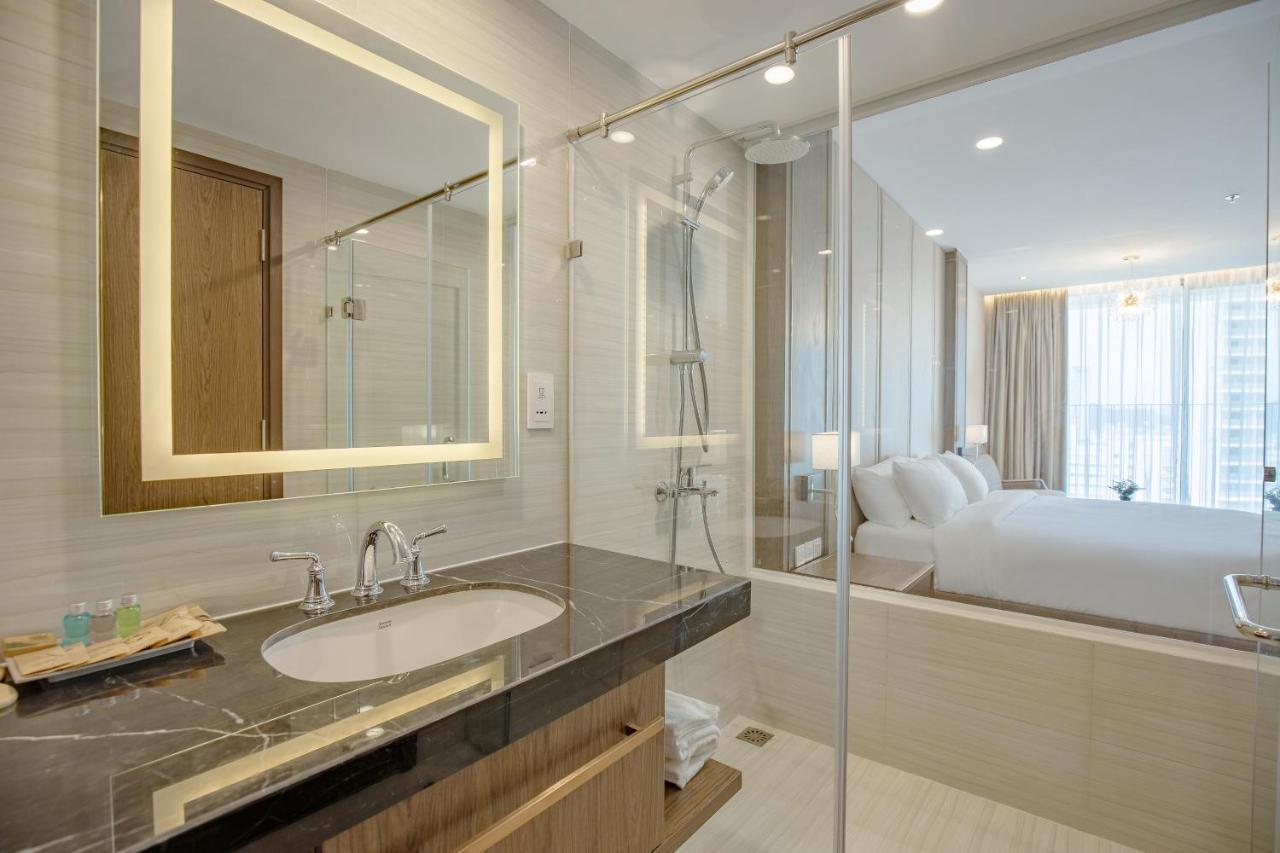 Panorama Central Nha Trang- Vietnam'S Highest Infinitive Rooftop Pool Exterior photo